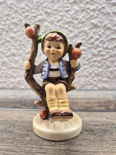 Hummel herbst apple tree - „herbst,