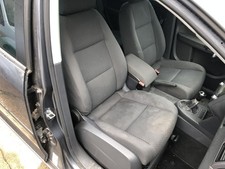 VW Touran 1T Sitz vorn rechts