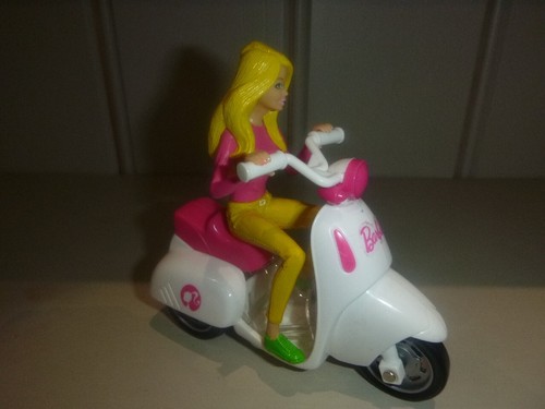 Barbie scooter mattel 2010 - on,