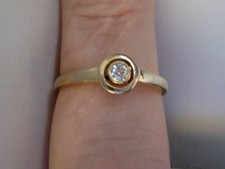 Wunderschöner Solitär Ring