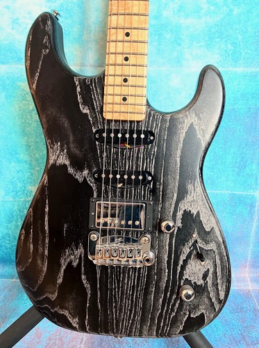 Legacy deluxe black - >, ice