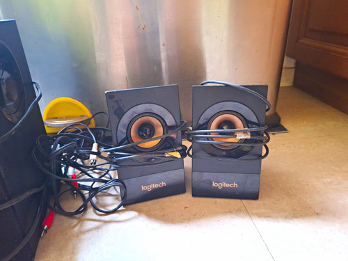 Logitech 1 - logitech, 2.1