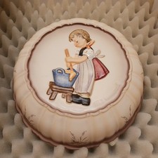 Signed Original Hummel Figur