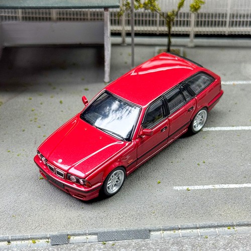 Bmw e34 kombi offene - 1:64,