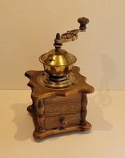 Omas alte Hand Kaffeemühle