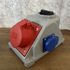 Kopp CEE-Kombi-Wandsteckdose