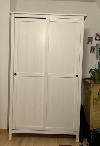 Kleiderschrank mit - , 2