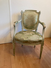 Stuhl im antiken Louis Seize