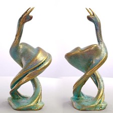 Sculpture animal creature