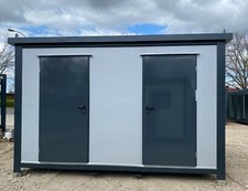 WC Container mit Duschen