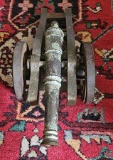 Dekorative Miniatur-Kanone aus