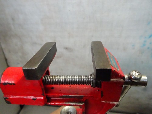 Alter tischschraubstock - ,