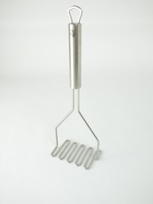 WMF Profi Plus Kartoffelstampfer für Kartoffelpüree Gemüse 28 cm Edelstahl NEU