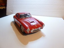 Ferrari 1:18 -250 GT Berlinetta 61 - Universal Hobbies - Vitrinenstück Sammlung
