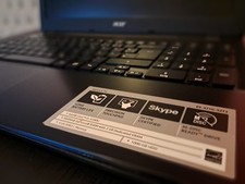 Aspire E 15 E5-571G-52T3◦ Intel@ Core i5-5200U Gerorce@ 840M  2 GB RAM4 GB DDR3