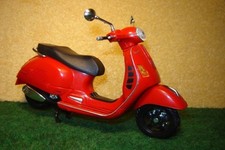1:12 Vespa GTS 300 Super Rot 2011 NEW RAY 01935