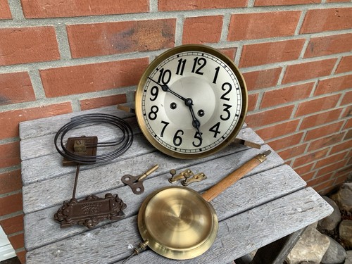 Alte uhr wanduhr pendeluhr - uhr,