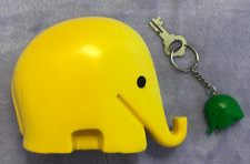 D r u m b o  -   Spardose,   XXL,  1971 ,   Schlüsselanhänger   1971,  r a r   !