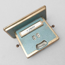 Dauerkalender ewiger Kalender Tischkalender Jacob Maul grüner Hammerschlag Messi