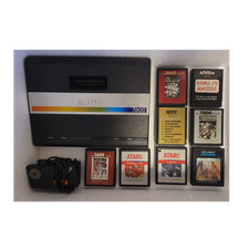 Atari 7800 Konsole mit