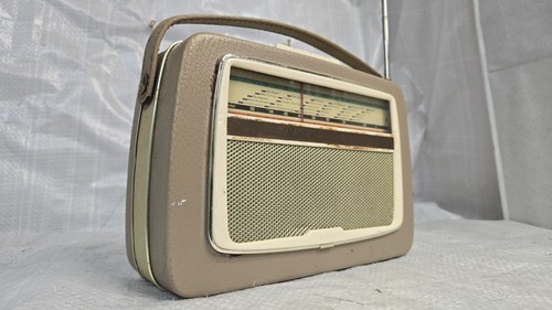 Radione radio - r,