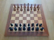 Altes Schachspiel, Schachbrett aus Holz, nicht klappbar, DDR