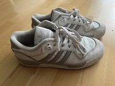 Adidas Sneaker Sportschuhe weiß-grau Schnürsenkel Größe 38 2/3