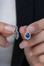 2.40 Karat Blauer Saphir &