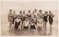 Postkarte  - Große Gruppe in Badebekleidung / Photohaus Eggers (63)
