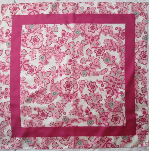 Superbe foulard burberry - superbe,