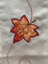 Herbst. Edle Tischdecke. quadratisch. Ahornblatt ca. 85 x 85 cm. Neuwertig