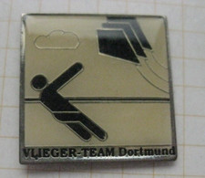 VLIEGER TEAM DORTMUND ................................ KITE / DRACHEN Pin (263d)