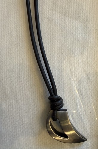 Stahlkette mit anhänger - anhänger, in