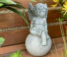 Grabschmuck Engel auf Kugel