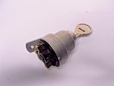 Zündschloss im Armaturenbrett