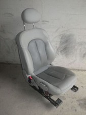 Sitz links vorn Leder