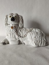 Vintage Staffordshire Spaniel Porzellan Keramik liegender Hund Figur Ornament