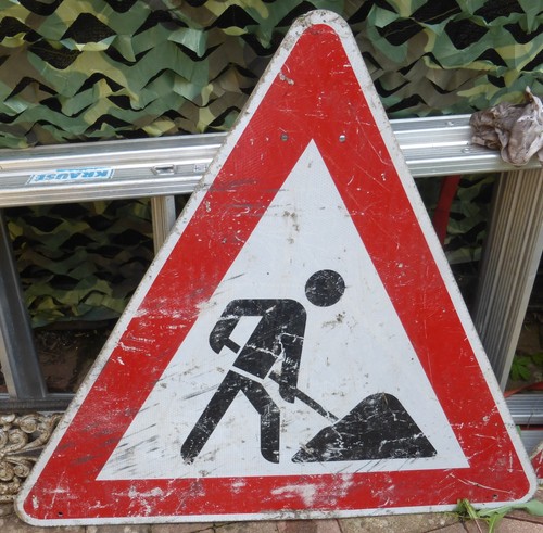 Altes verkehrsschild dreieck - altes,