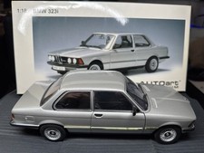 1:18 AUTOart 75112 BMW 323i