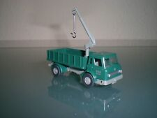 Wiking International Harvester Loadstar Pritschen-LKW mit Ladekran W&W Holzbau