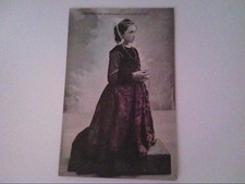 Jeune Fille de Kerfeuntun. environs de Quimper. AK.