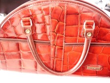 Riva Handtasche in Kroko-Optik