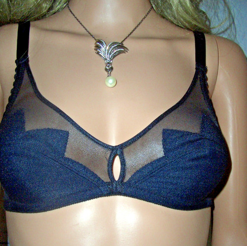Toller vintage pin bh - pin, up
