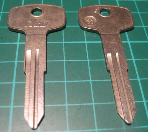 Oldtimer kia datsun nissan - kia,,