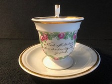 Fürstenberg Biedermeier Sinnspruch-Tasse, Maskaronenhenkel, um 1820
