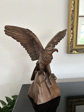 Handgeschnitzter Adler