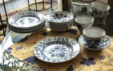 Altes Kaffee-und Speise Service Zwiebelmuster