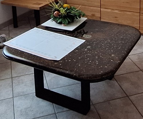 Fossilien couchtisch der - fossilien-couchtisch, marke