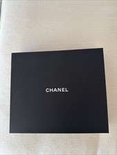 CHANEL BOX 35,5 X 31 X 7,5 cm