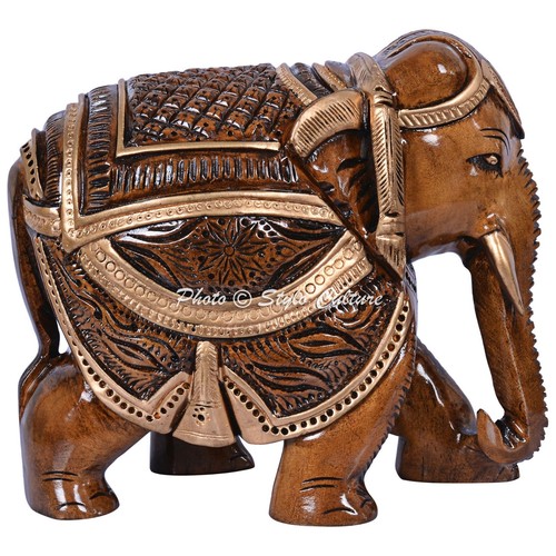 Indischer kleiner holz - kleiner, elefant